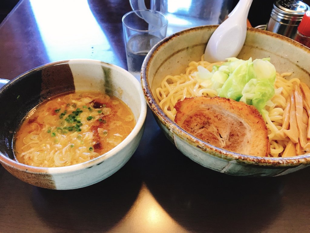 三角 屋 暖