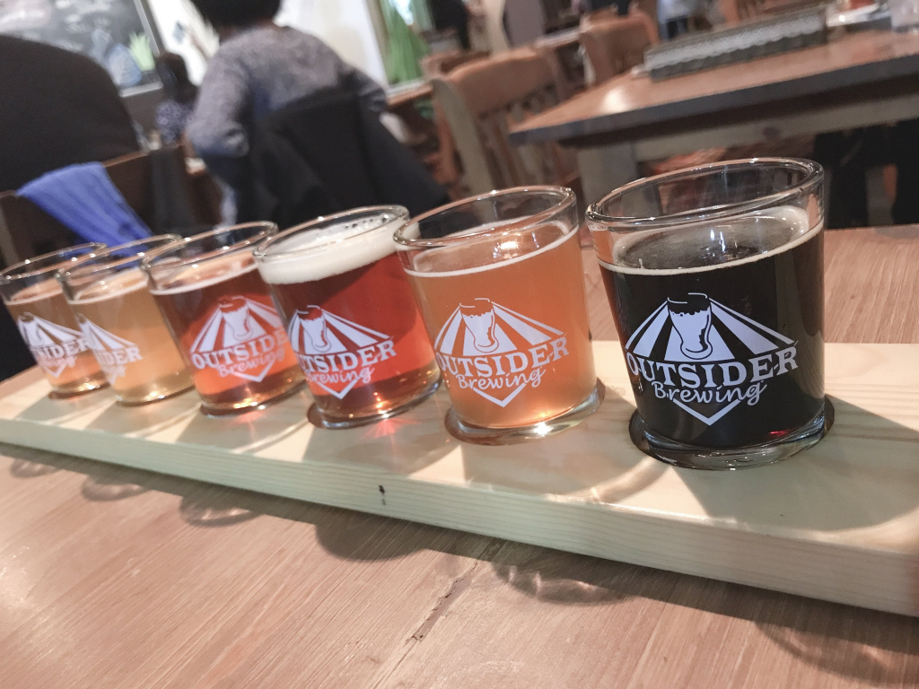 クラフトビール飲み比べセットは4種か6種から選べる