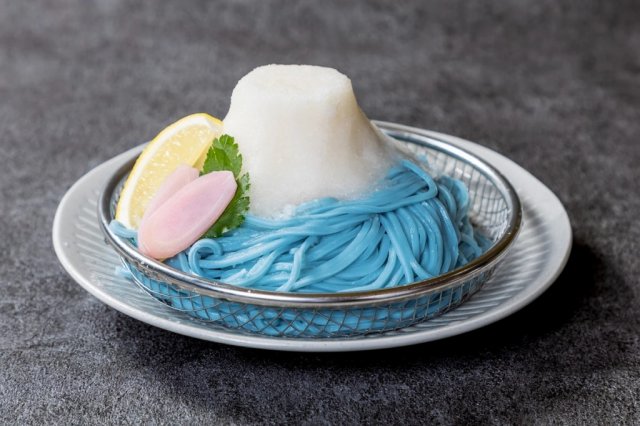 「青い富士山うどん」が発売されました！