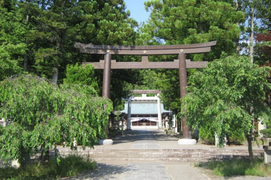 山梨縣護國神社 甲府のスポット 体験 甲府観光ナビ 甲府市観光協会公式サイト