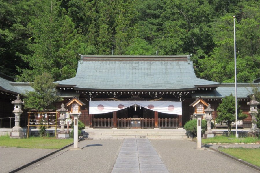 山梨縣護國神社 甲府のスポット 体験 甲府観光ナビ 甲府市観光協会公式サイト