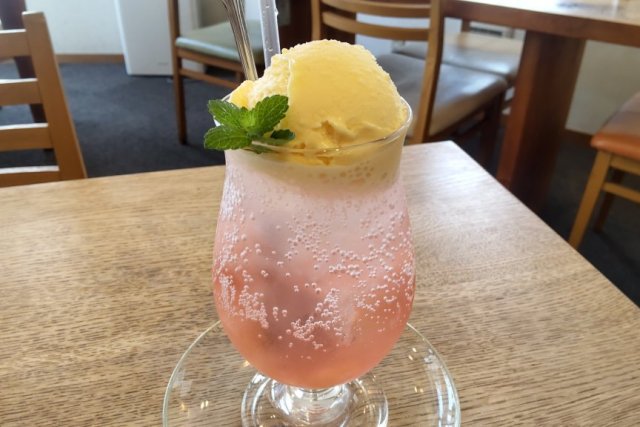 COFFEE LOUNGE どんぐり
