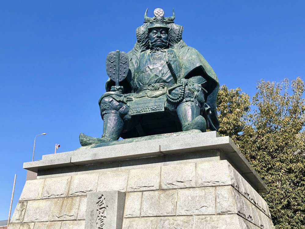 武田信玄公銅像