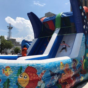 子どもに大人気ウォータースライダーがサブ会場に登場！