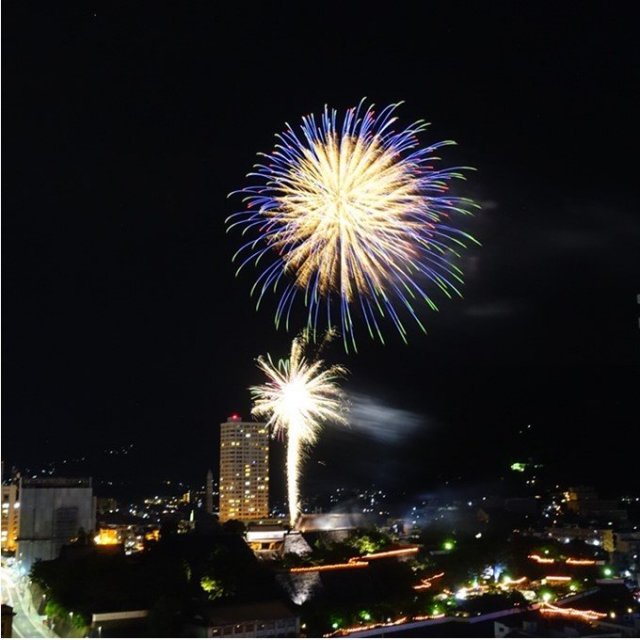 20：50～　フィナーレは色とりどりの打上花火！