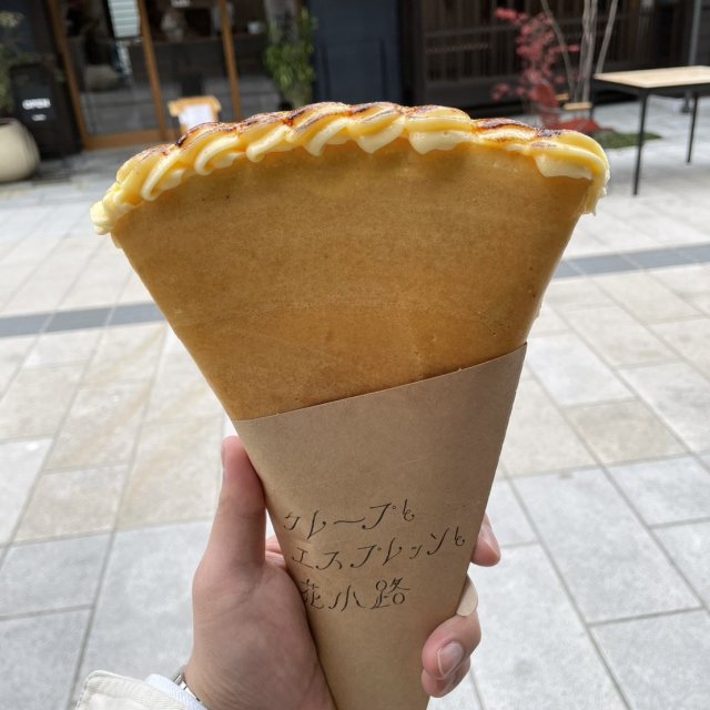 サクサク食感のクレープ【クレープとエスプレッソと花小路】