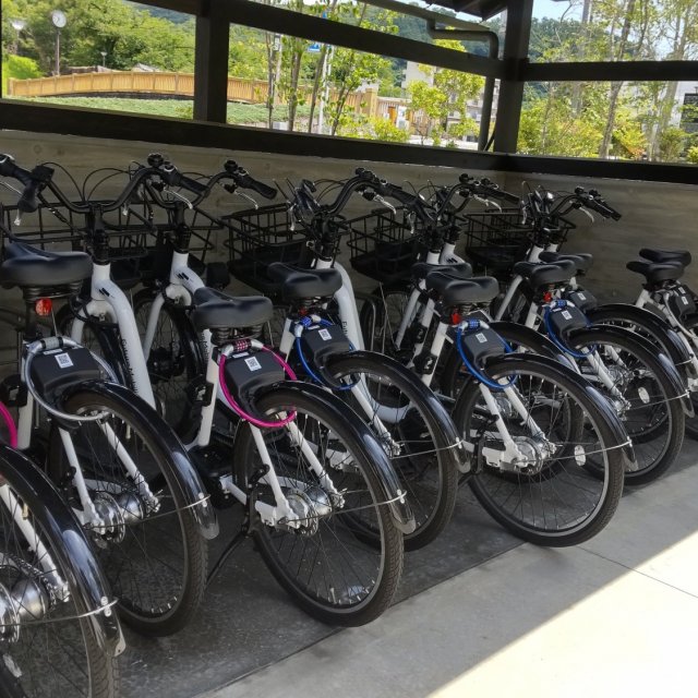 亀屋座では「電動レンタサイクル」の貸し出しを行っています