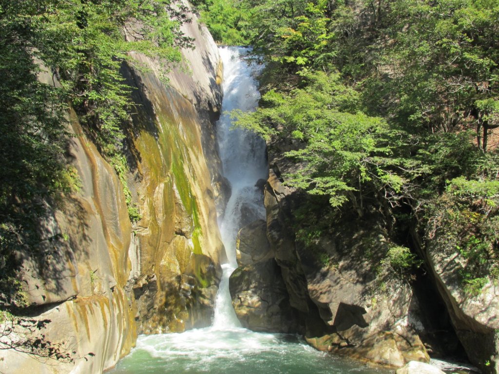  Sengataki Waterfall